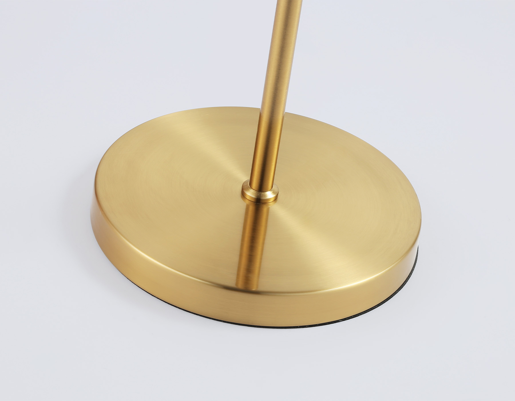 картинка Напольный светильник с абажуром