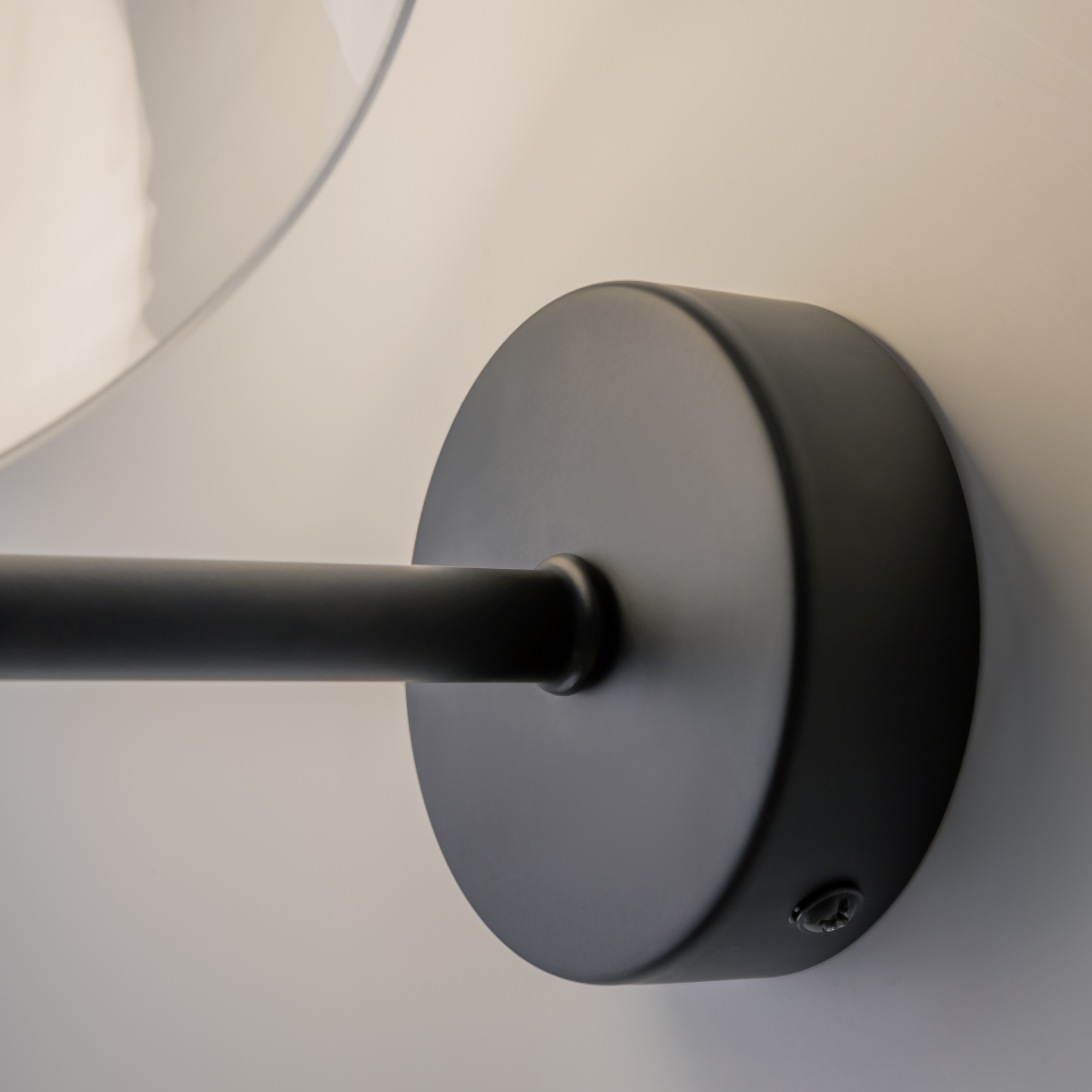 картинка Настенный светильник (бра) Maytoni MOD177WL-01B