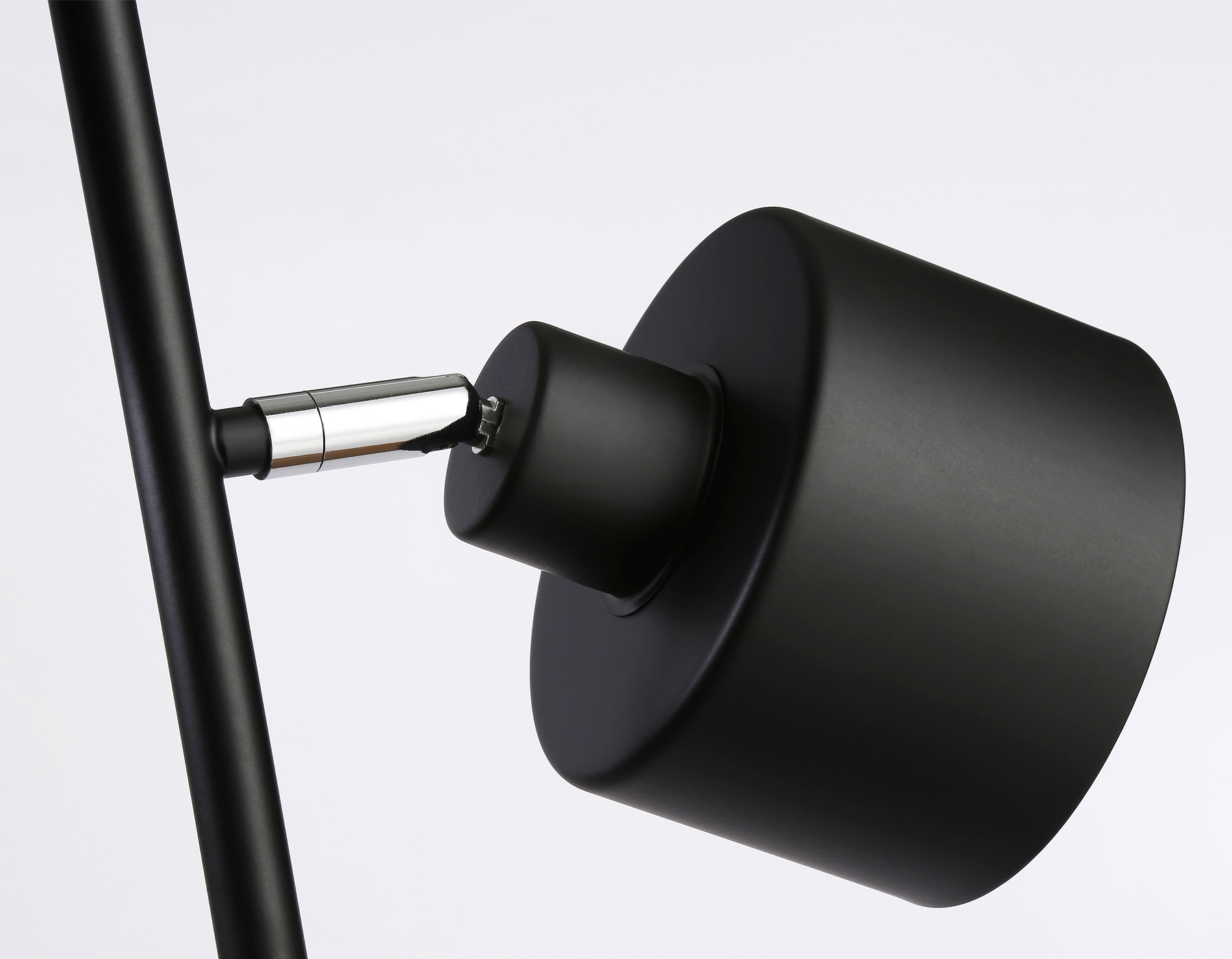 картинка Напольный светильник со сменной лампой в стиле лофт