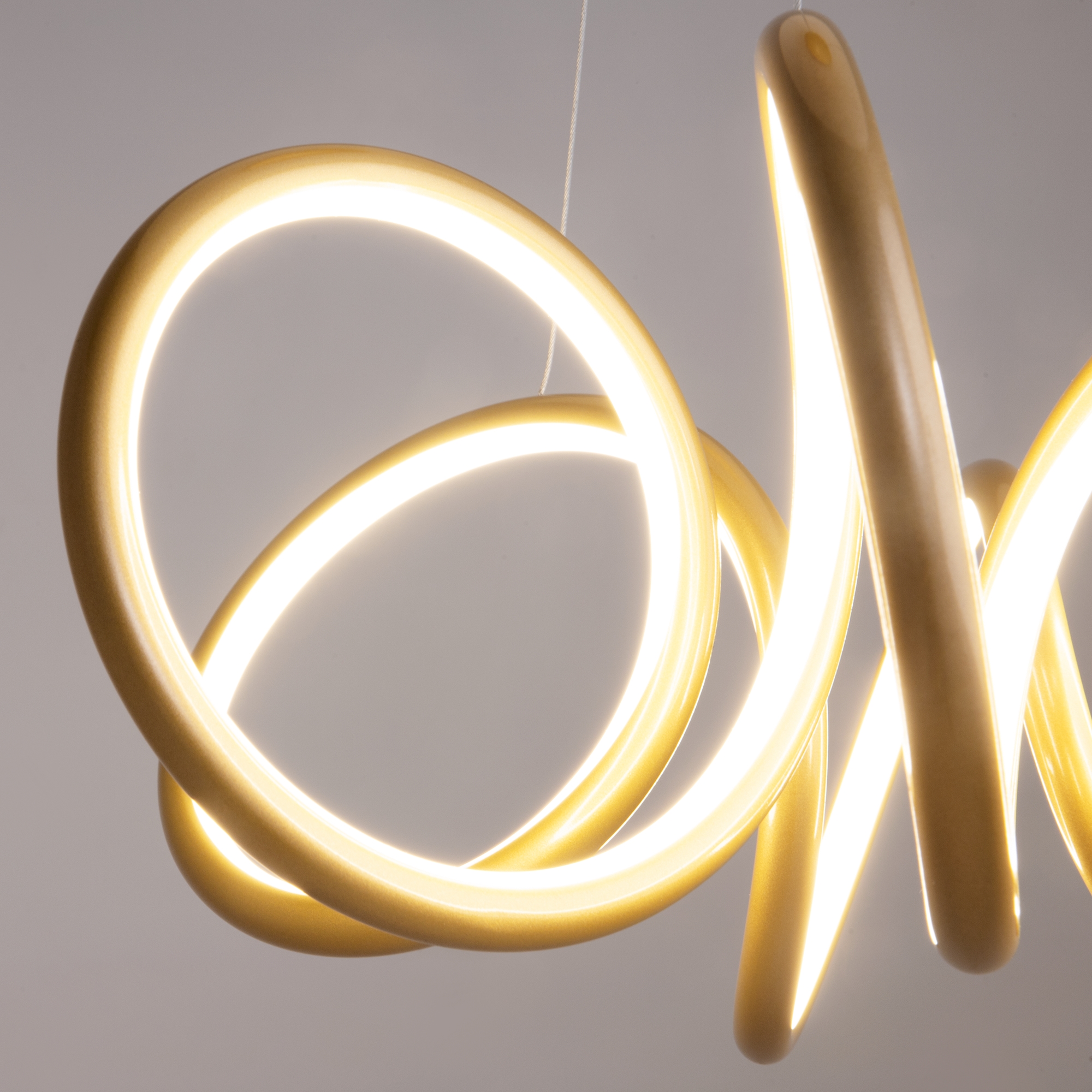 картинка Подвесной светильник Maytoni MOD241PL-L60BSK