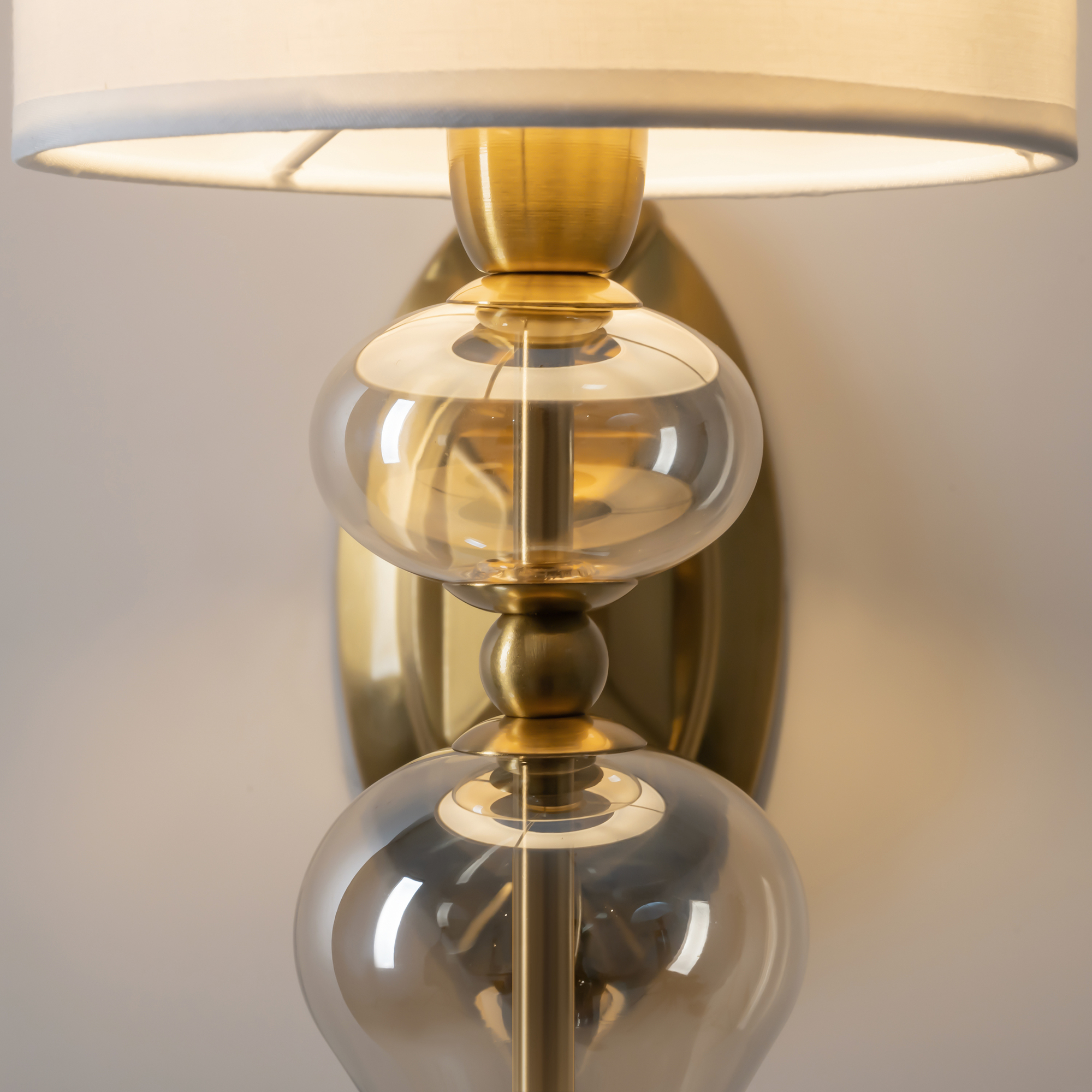 картинка Настенный светильник (бра) Freya FR5369WL-01BS