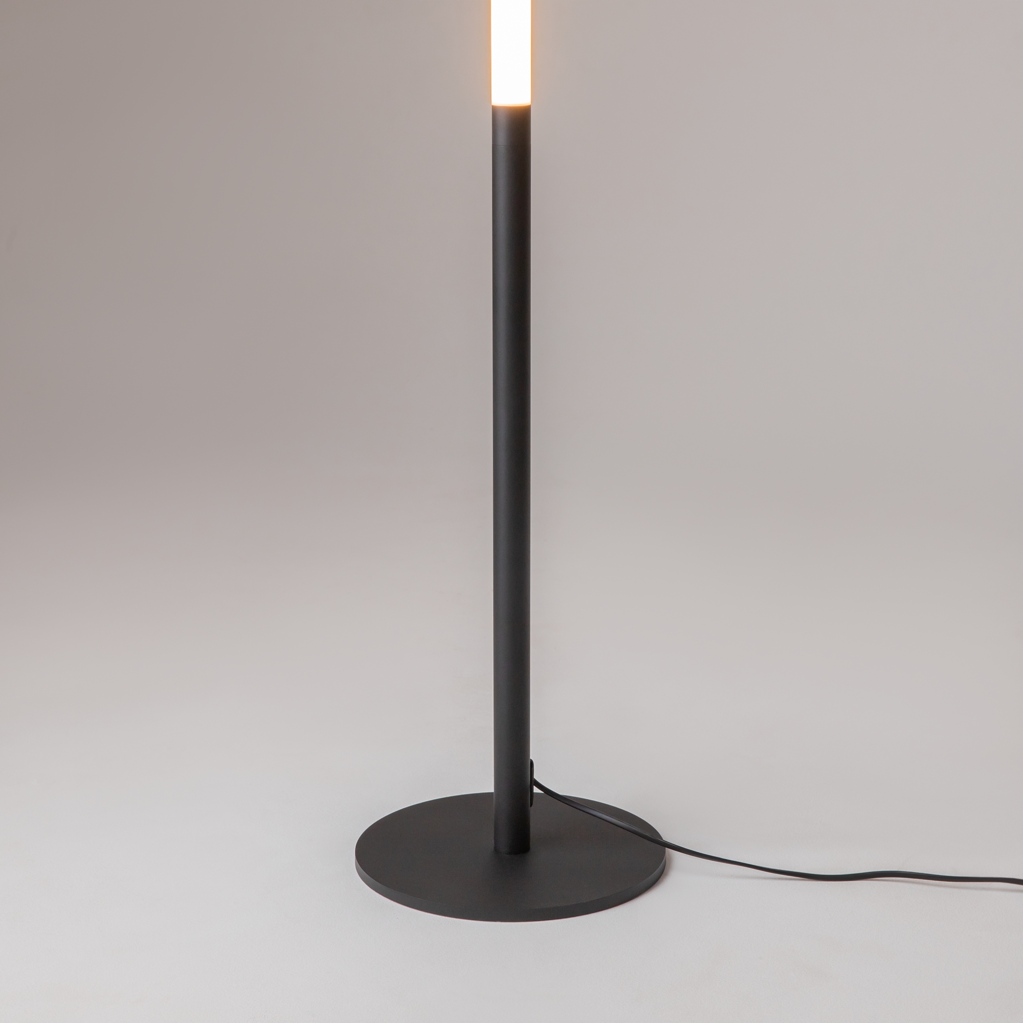 картинка Напольный светильник (торшер) Maytoni Z012FL-L18B3K