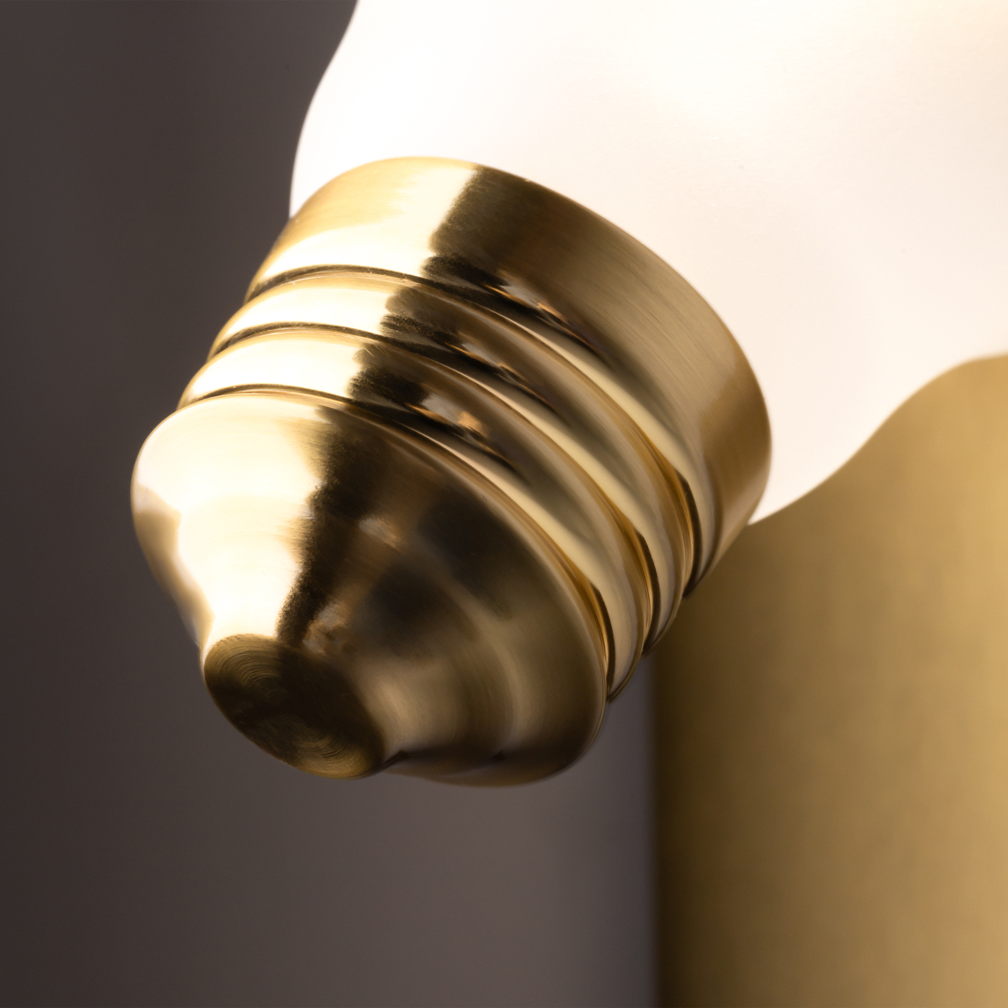 картинка Настенный светильник (бра) Freya FR5372WL-01BS