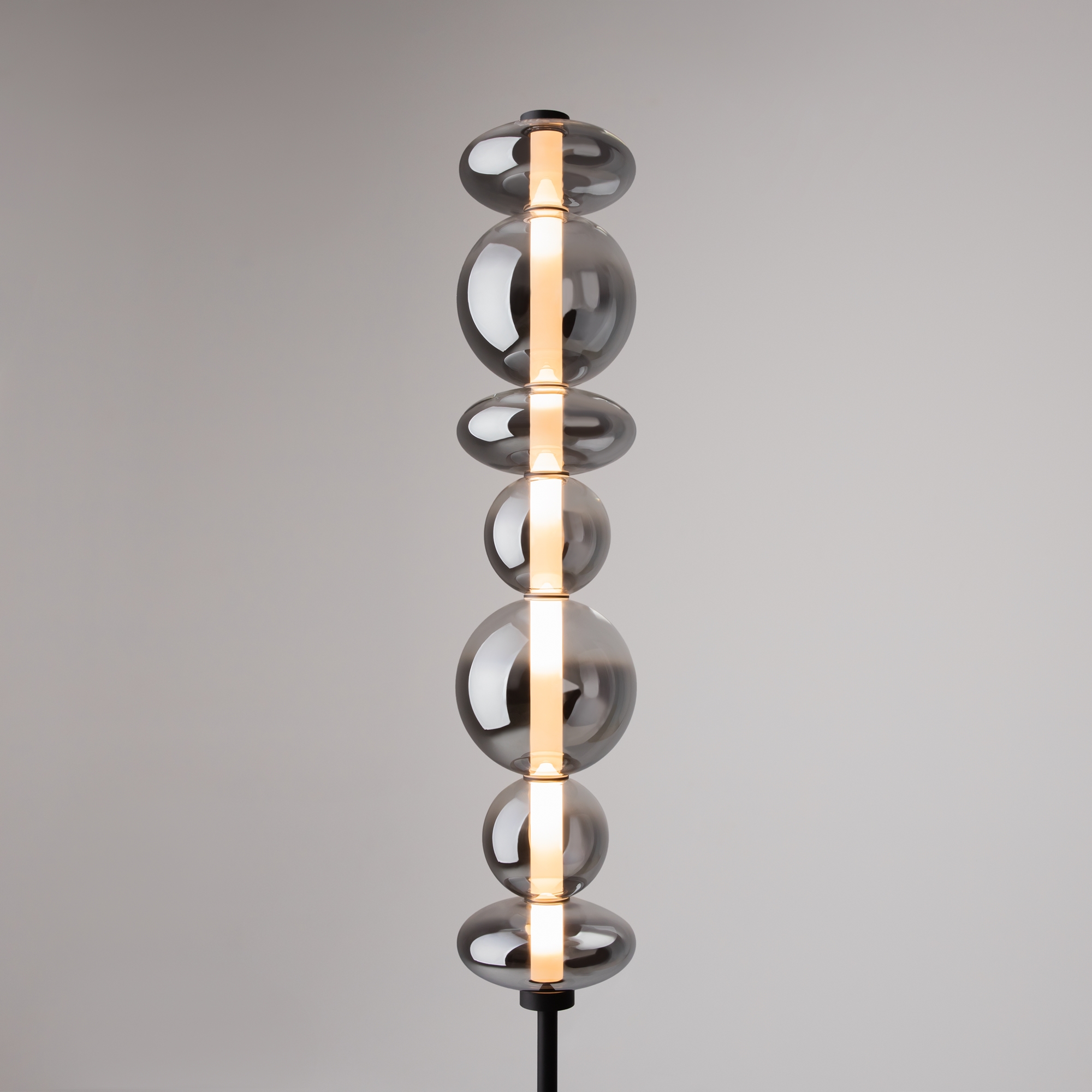 картинка Напольный светильник (торшер) Maytoni MOD307FL-L40B3K