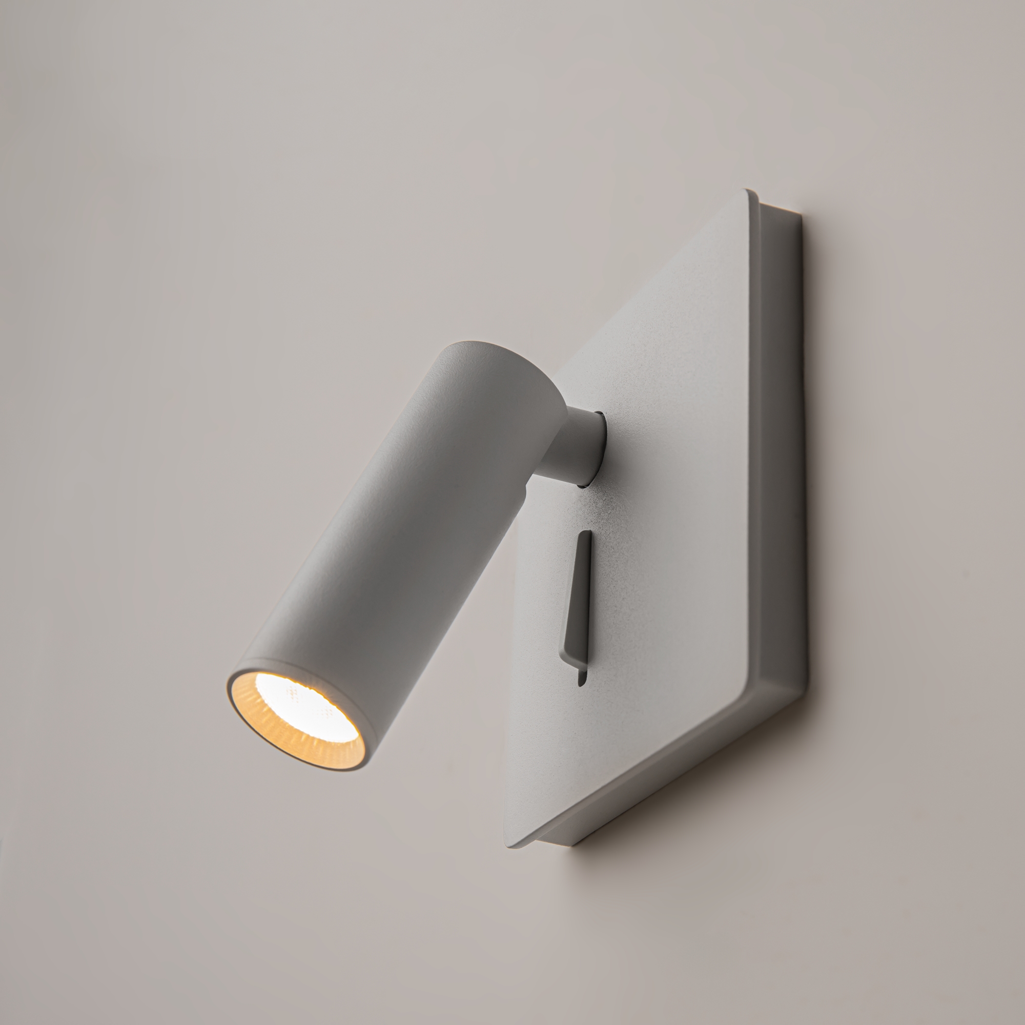 картинка Настенный светильник (бра) Technical C040WL-L3W3K