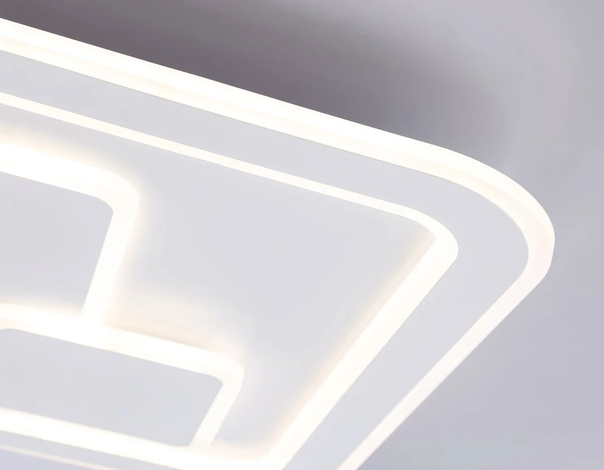 картинка Настенно-потолочный светодиодный светильник с пультом