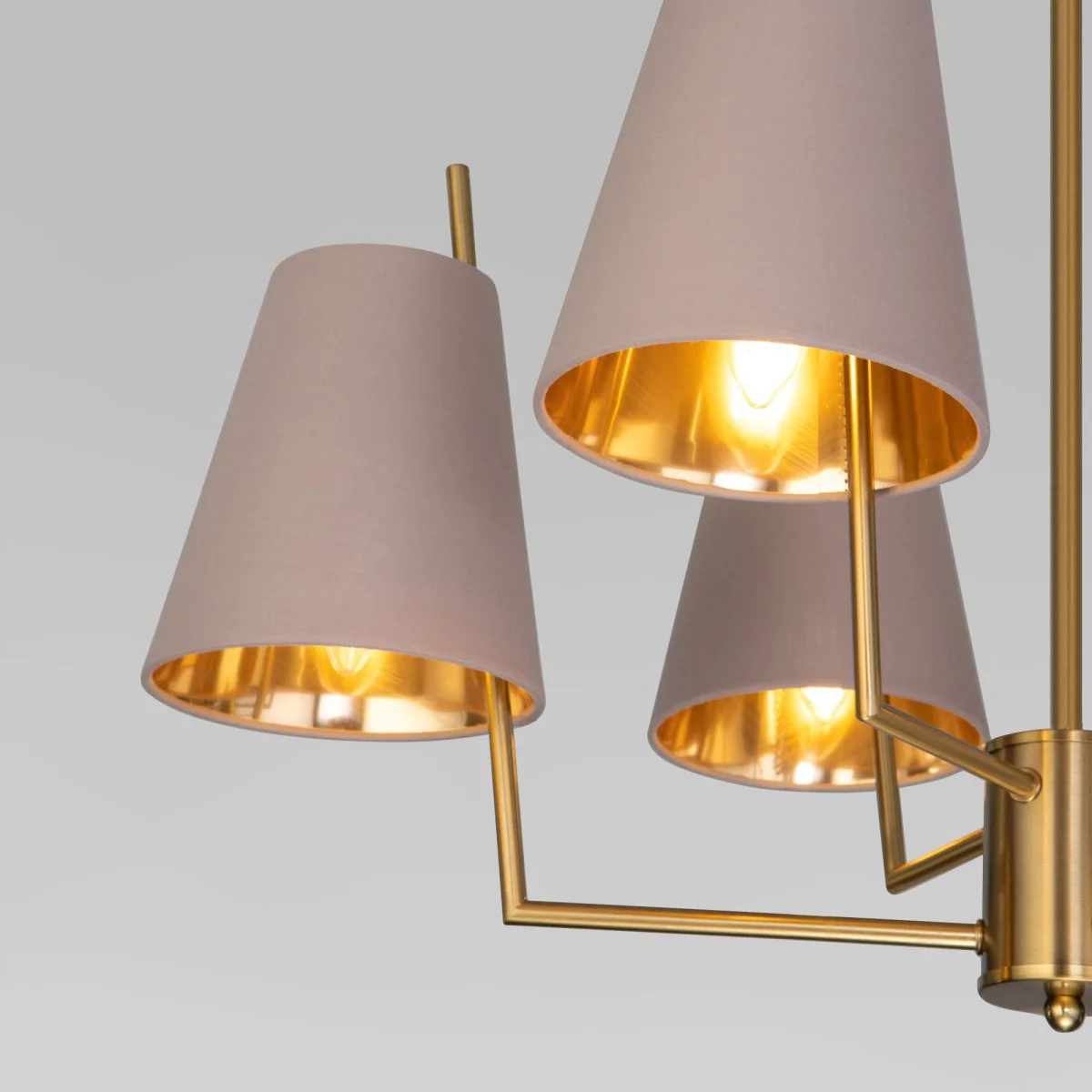 картинка Умная потолочная люстра с тканевыми абажурами 60173/6 латунь