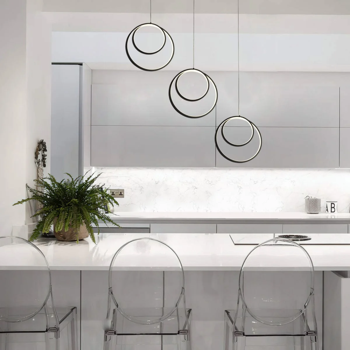 картинка Подвесной светильник 90308/3 черный