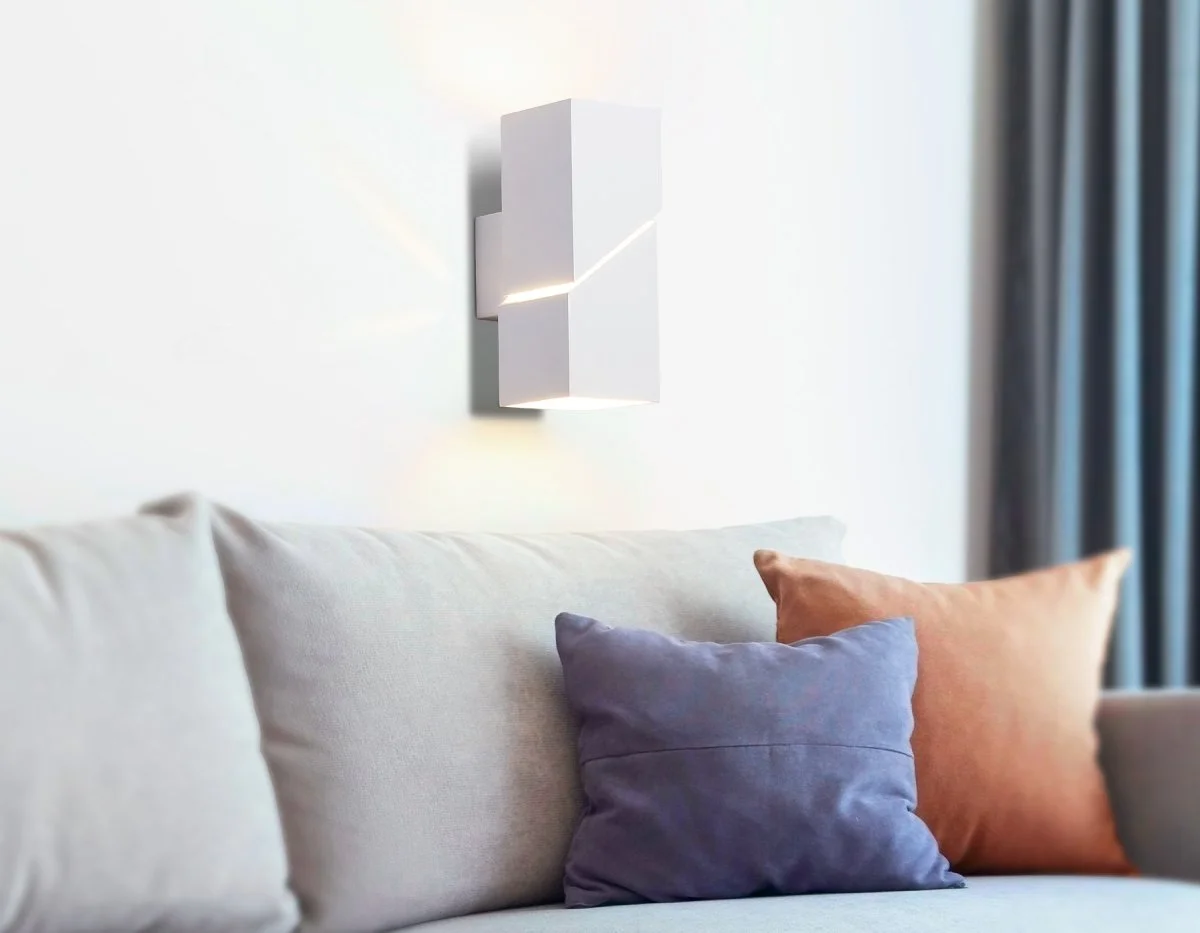 картинка Настенный светильник со сменной лампой FW2474