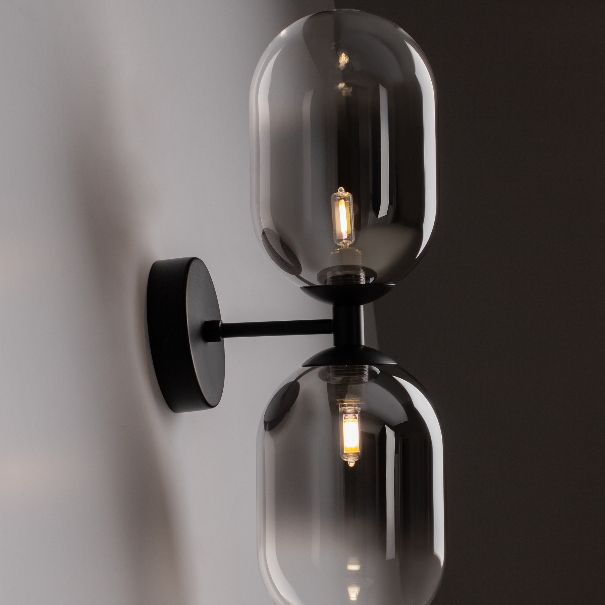 картинка Настенный светильник (бра) Freya FR1011WL-02B