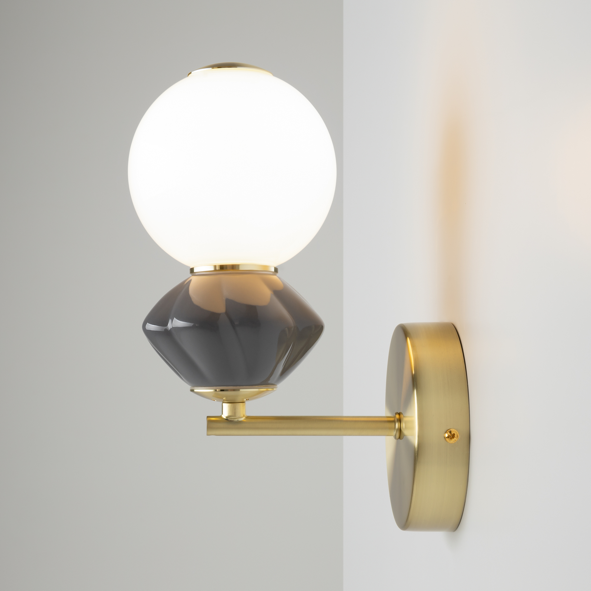 картинка Настенный светильник (бра) Maytoni MOD362WL-L5GR3K