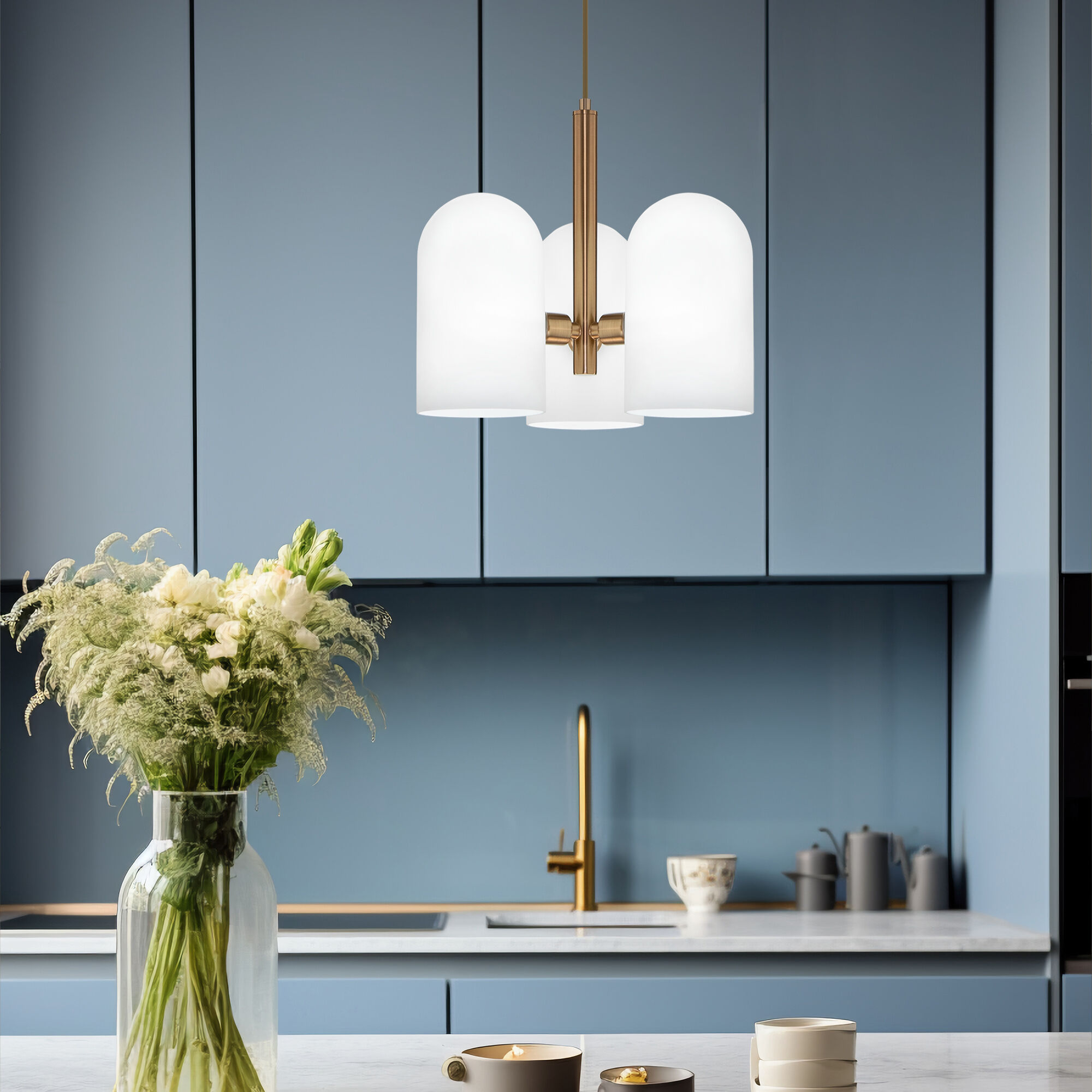 картинка Подвесной светильник со стеклянными плафонами 50357/3 латунь