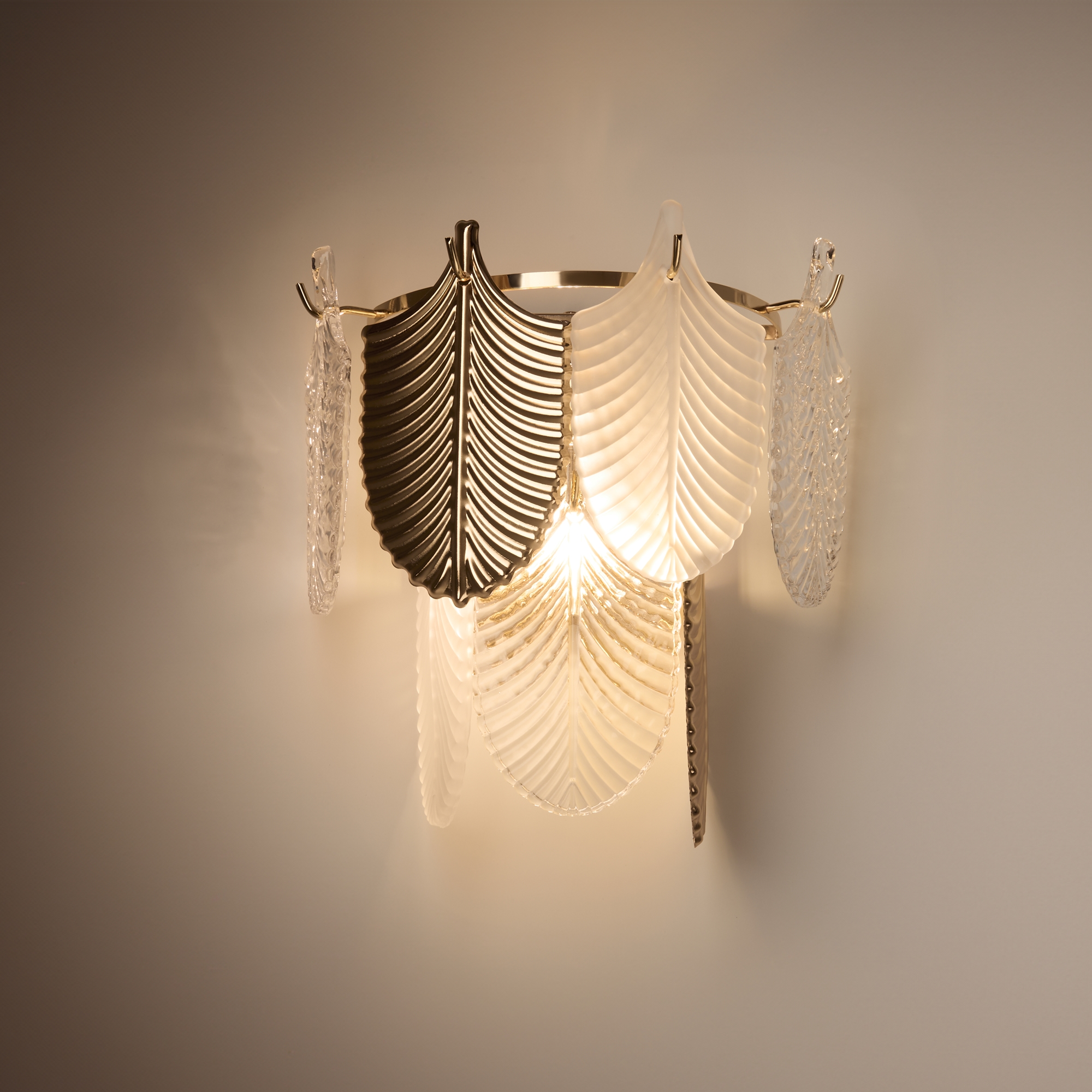 картинка Настенный светильник (бра) Freya FR5143WL-01G