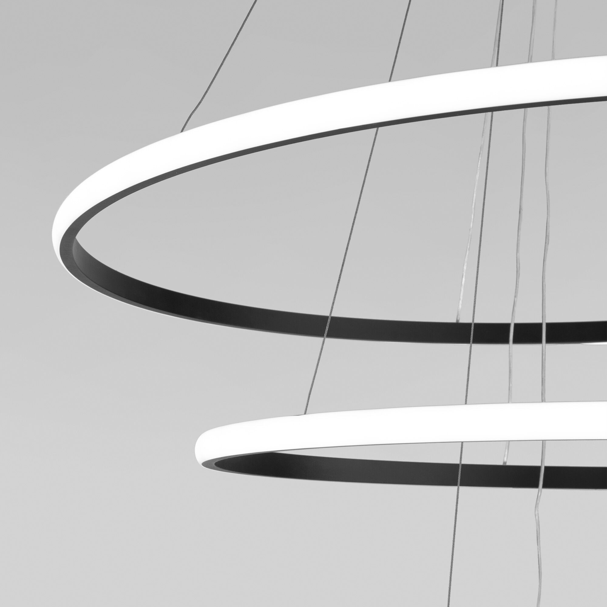 картинка Подвесной светодиодный светильник с пультом управления 90264/3 черный