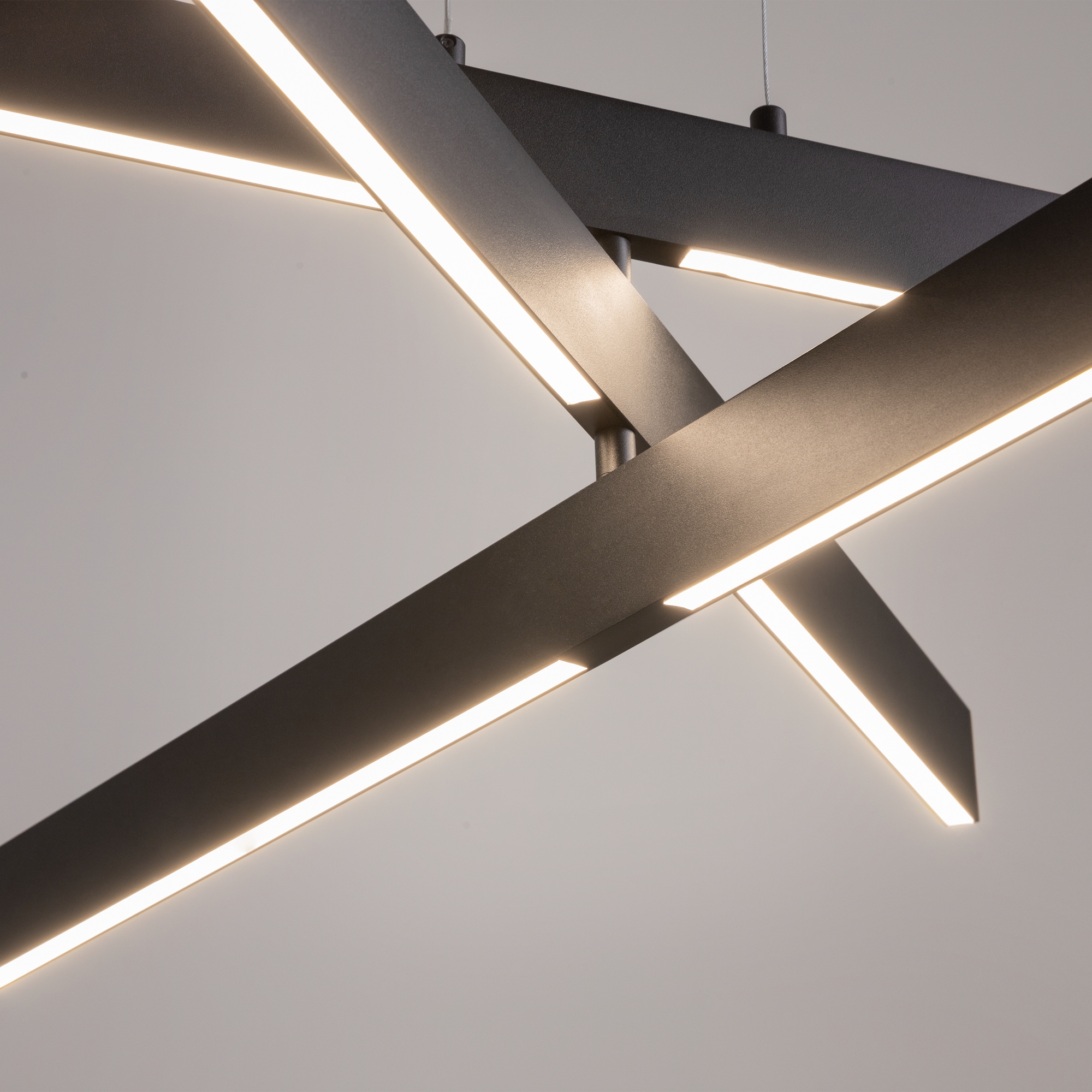 картинка Подвесной светильник Maytoni MOD163PL-L38B4K