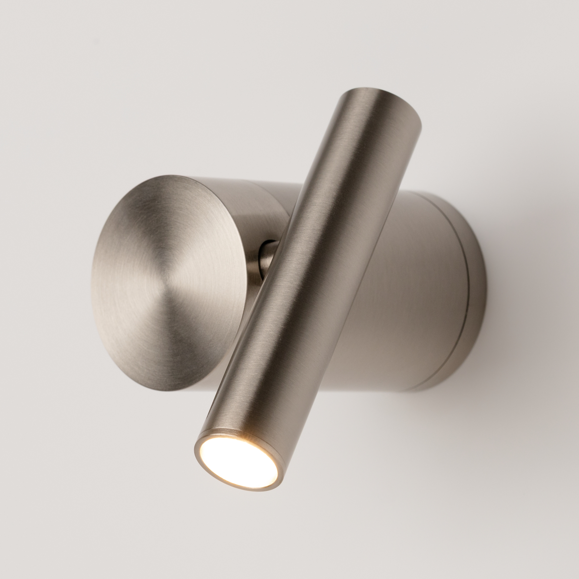 картинка Настенный светильник (бра) Maytoni MOD433WL-L3N3K1