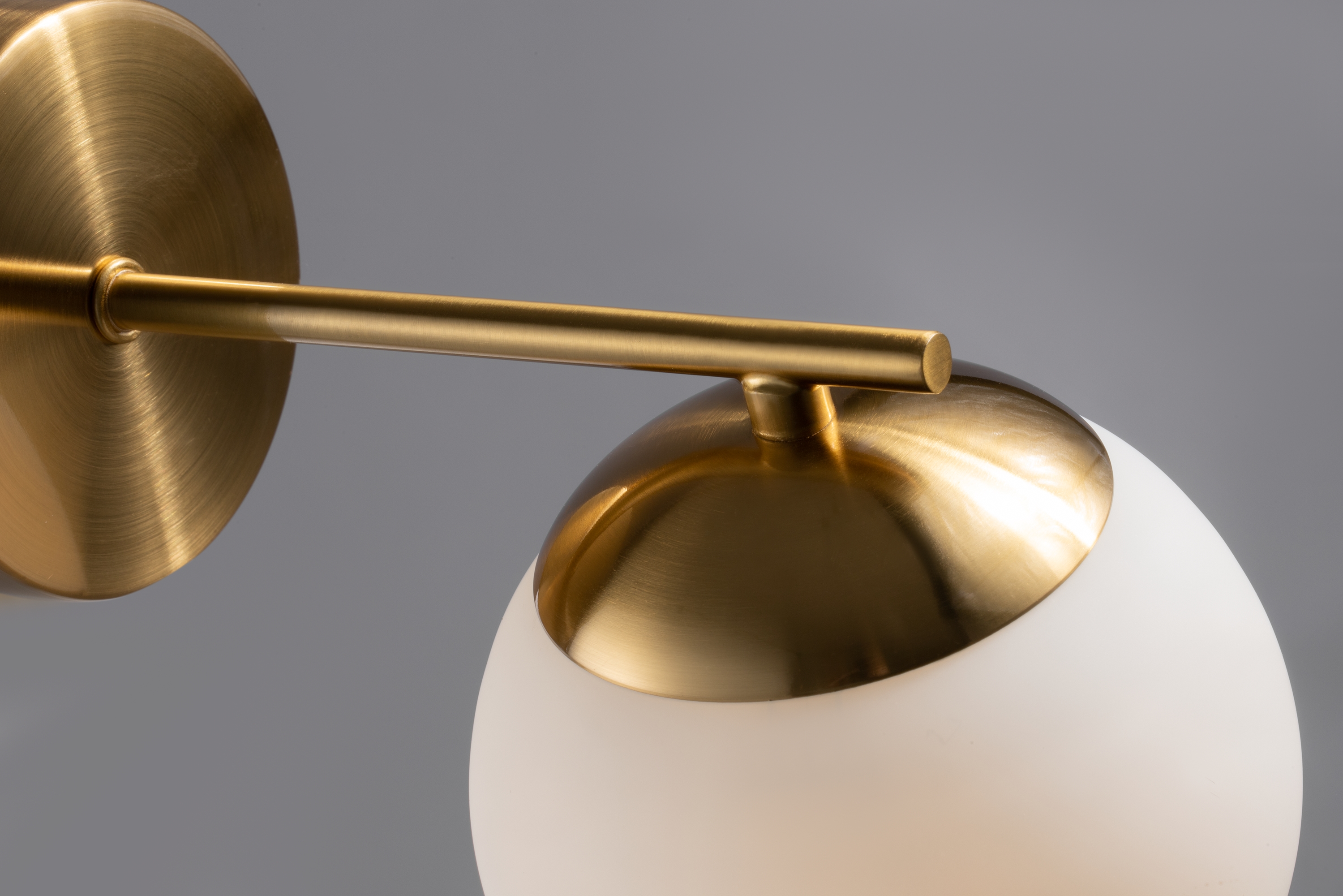 картинка Настенный светильник (бра) Freya FR5230WL-01BS