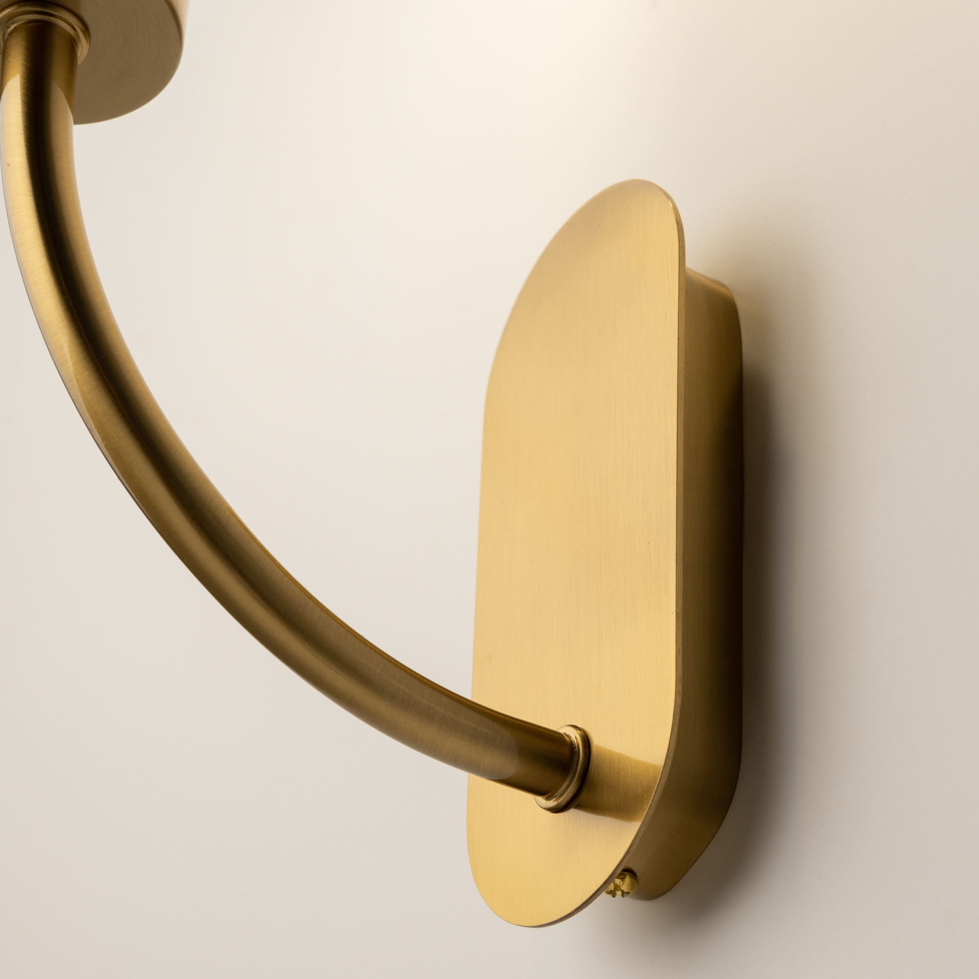 картинка Настенный светильник (бра) Maytoni MOD333WL-01BS