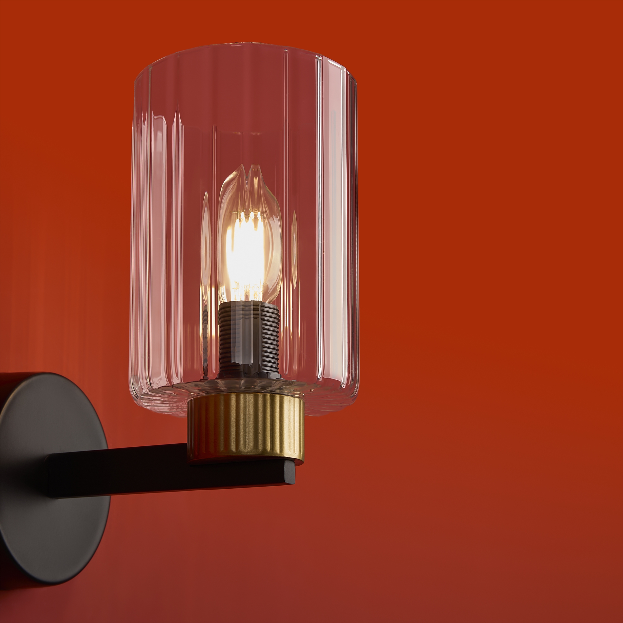 картинка Настенный светильник (бра) Freya FR2051WL-01BBS1