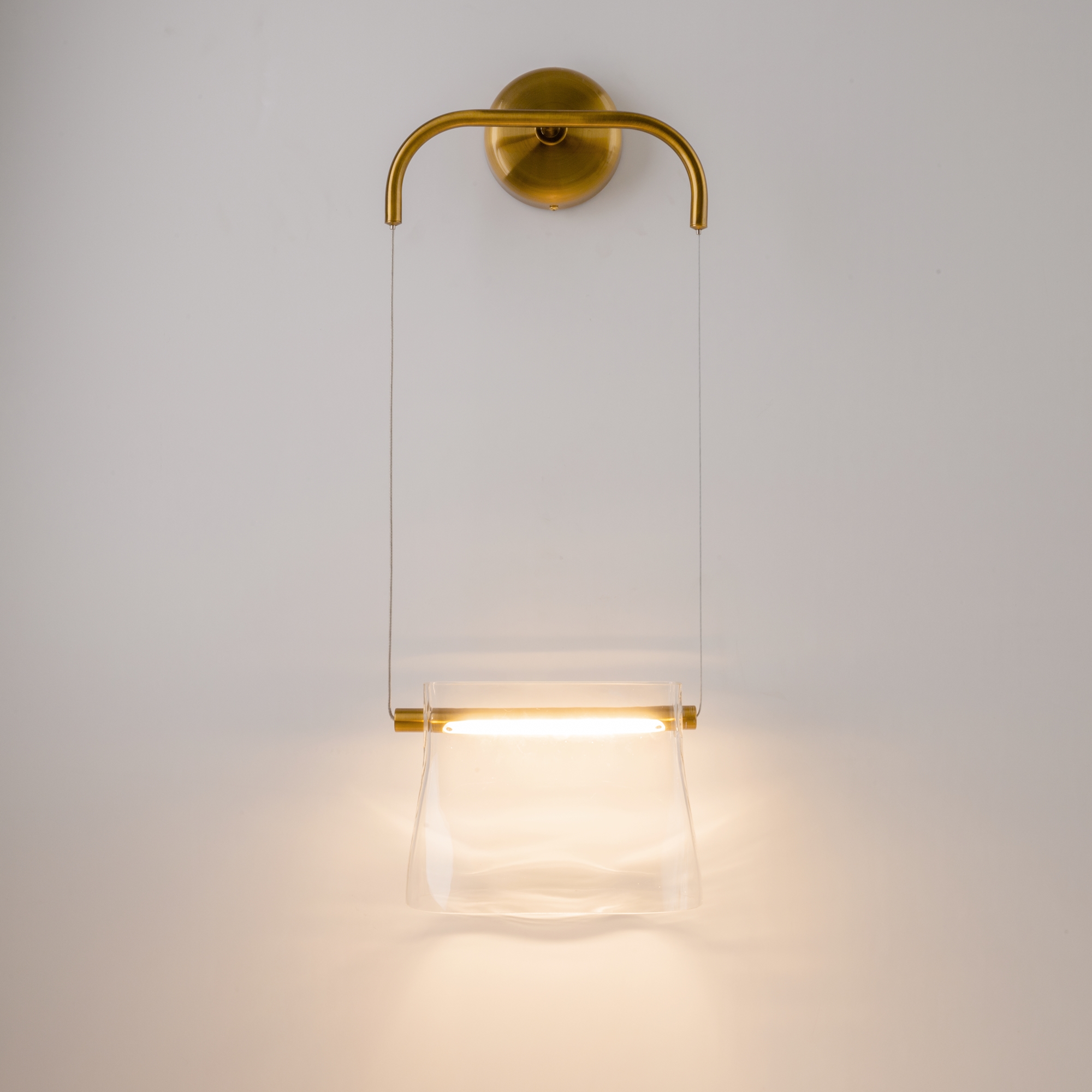 картинка Настенный светильник (бра) Maytoni MOD170WL-L8BS3K1