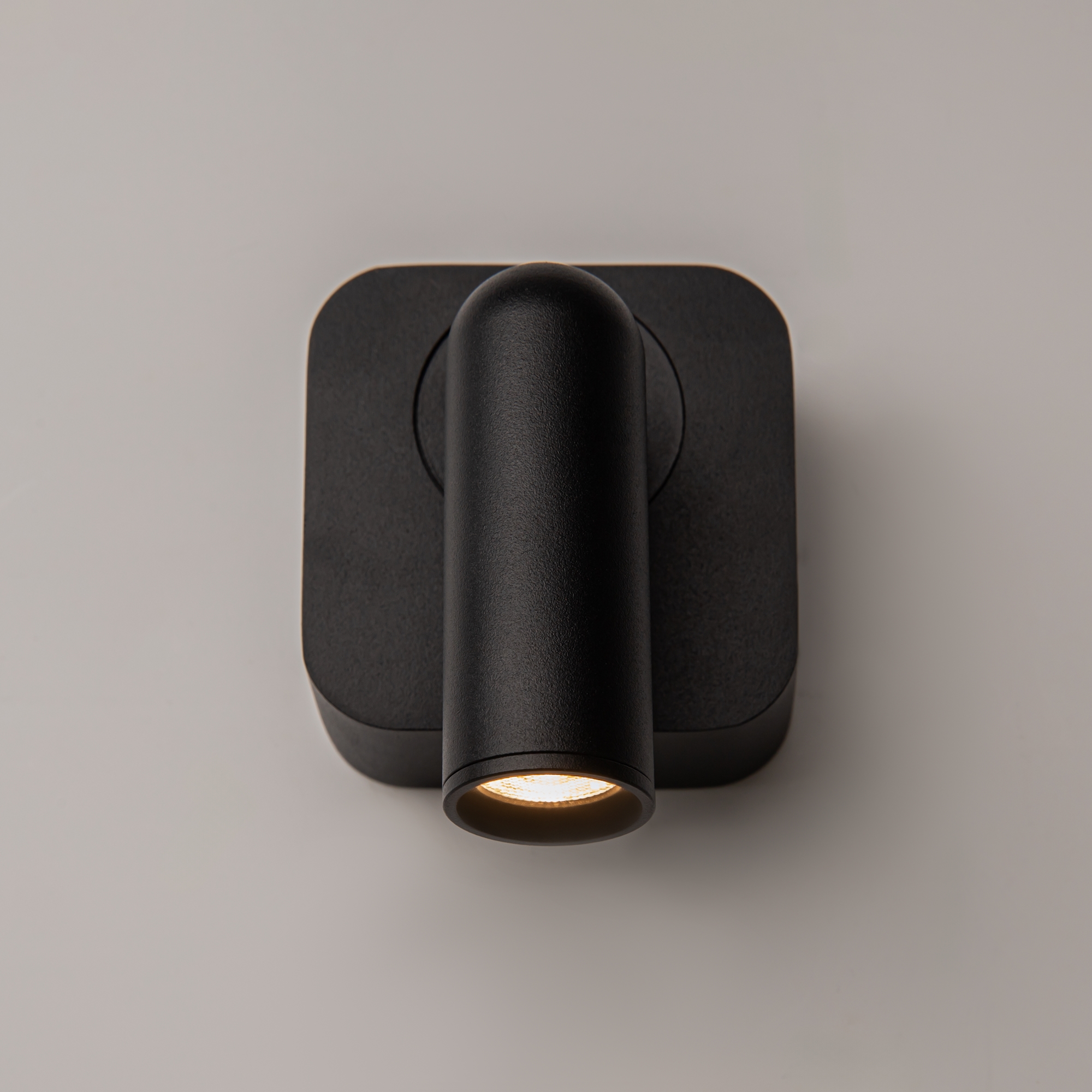 картинка Настенный светильник (бра) Technical C039WL-L3B3K