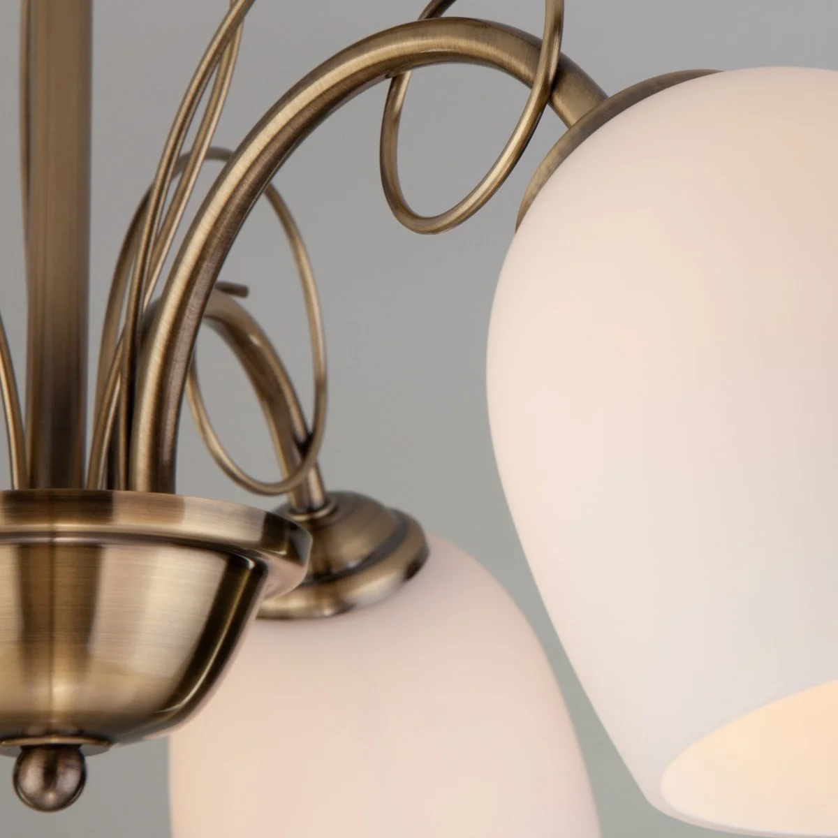 картинка Люстра с плафонами 30107/3 античная бронза