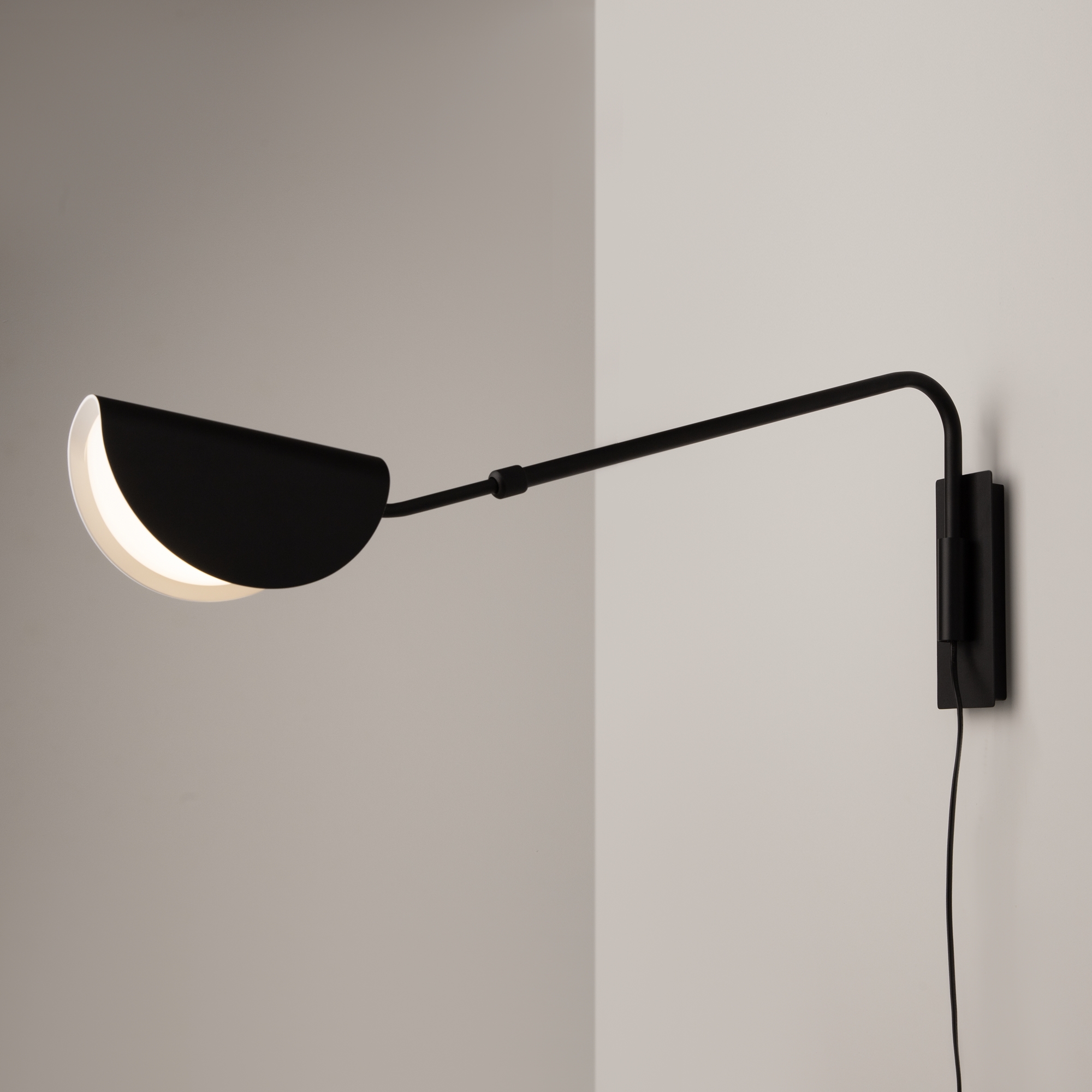 картинка Настенный светильник (бра) Maytoni MOD126WL-01B1