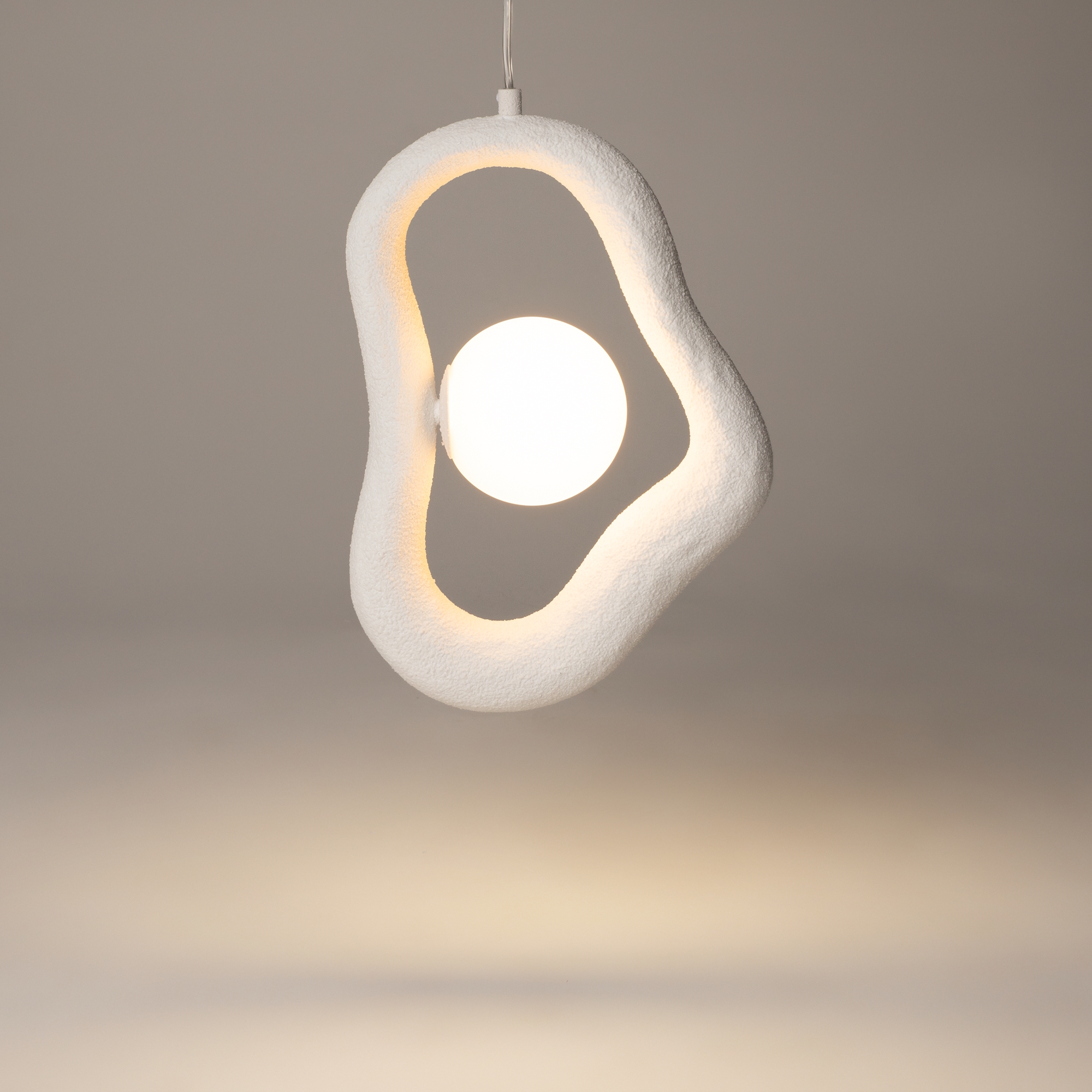 картинка Подвесной светильник Maytoni MOD380PL-01W