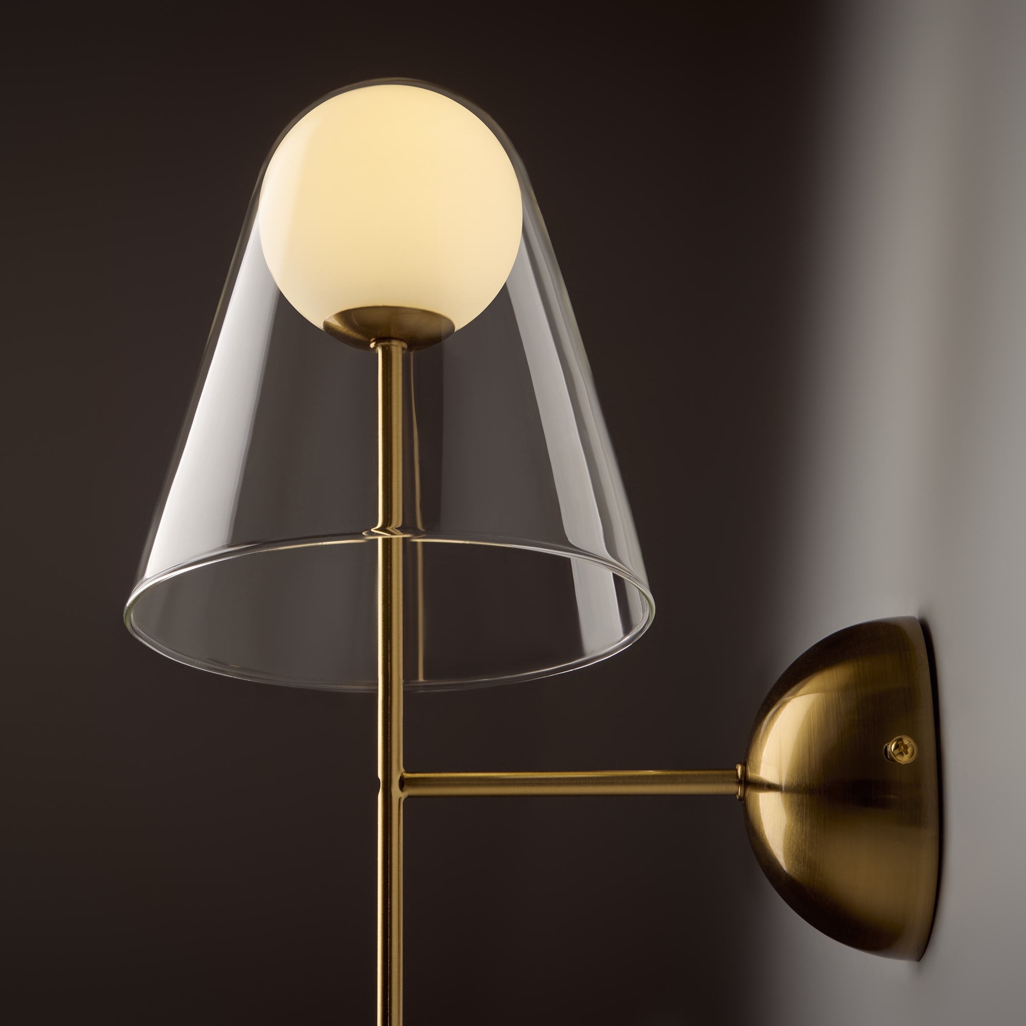 картинка Настенный светильник (бра) Freya FR5382WL-01BS